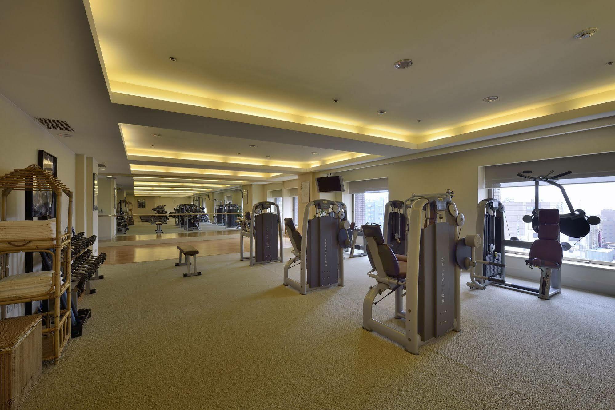 The Sherwood Taipé Exterior foto The gym at the hotel